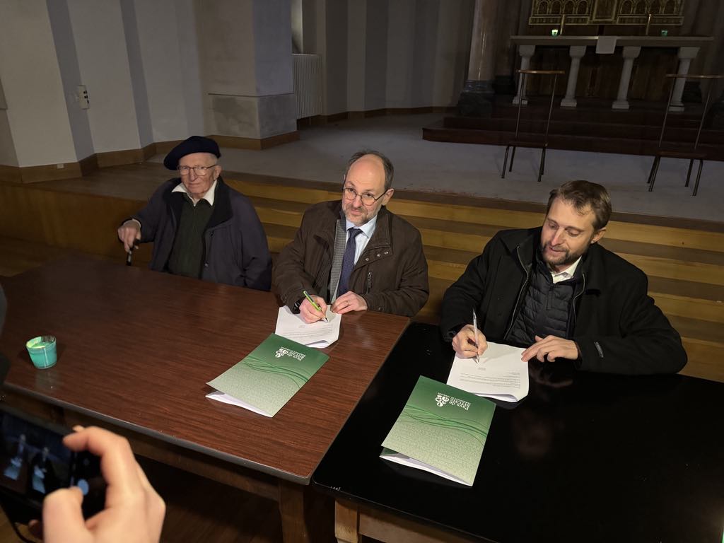 27551135-0d4e-4d8f-bae3-e73e10328a39.jpg (69 KB)