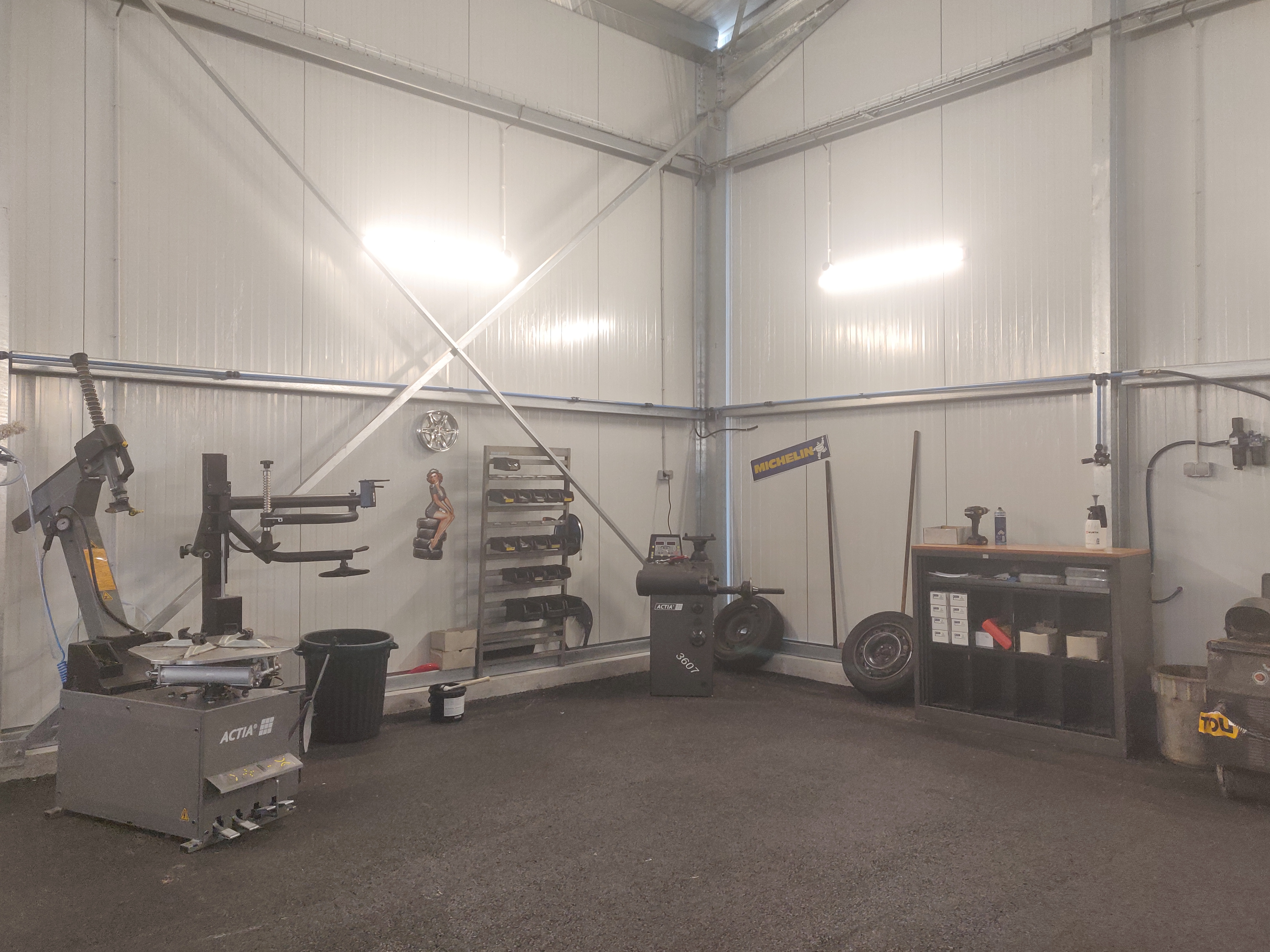 espace pneumatique.jpg (3.99 MB)